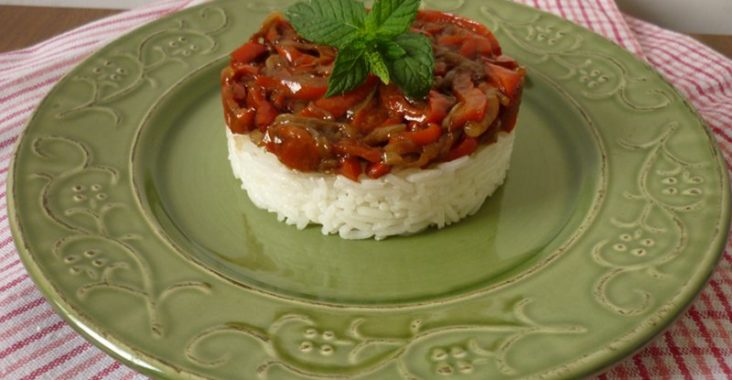 Riso basmati con peperoni all'aceto balsamico